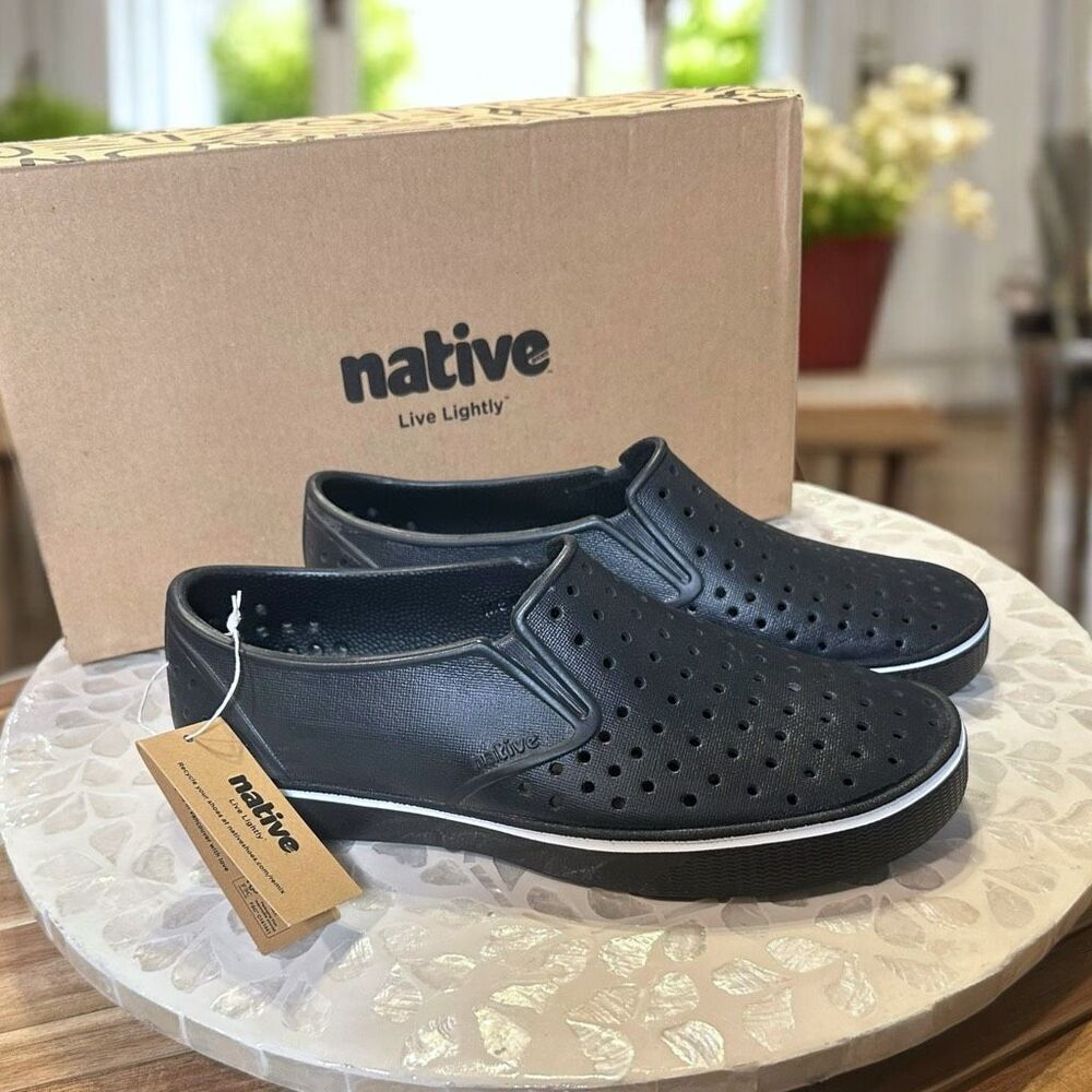 Native Shoes Miles Slip On Water Shoes Sneakers Black Comfort Unisex Mens 5 Wome - Picture 2 of 11